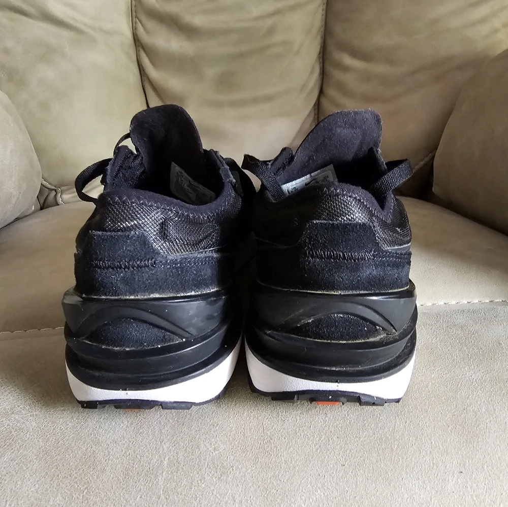 Nike Wuffle One Black Suede Sneakers Size 6.5Y (38)‎